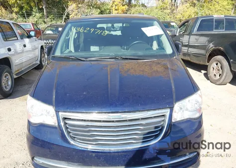 2013 Chrysler Town & Country Touring z USA, uszkodzony, nr VIN 2C4RC1BG6DR631152